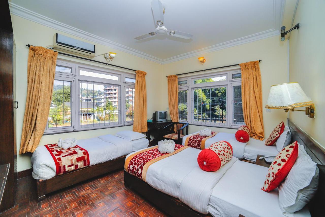 Hotel Panorama Pokhara Esterno foto