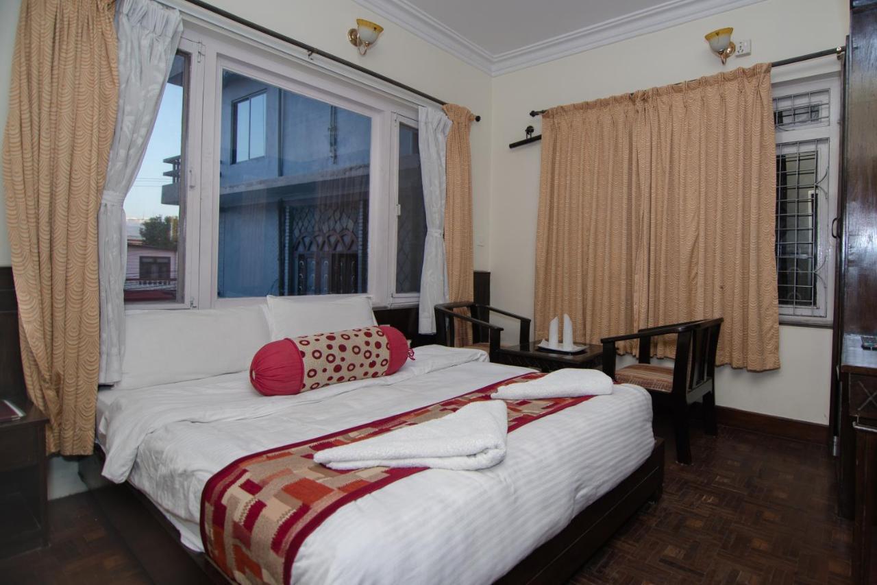 Hotel Panorama Pokhara Esterno foto