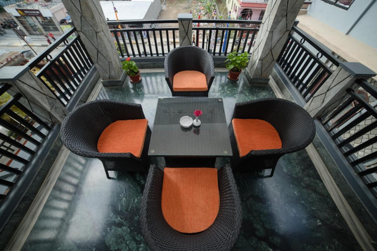 Hotel Panorama Pokhara Esterno foto